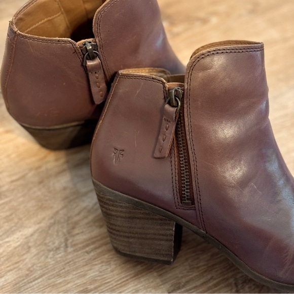 FRYE Brown Ankle Booties Judith Double Zip Leather Chunky Heel 7.5 - Picture 8 of 8